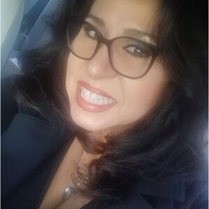 Meet your Posher, shopper Joanne Joie Fernandez